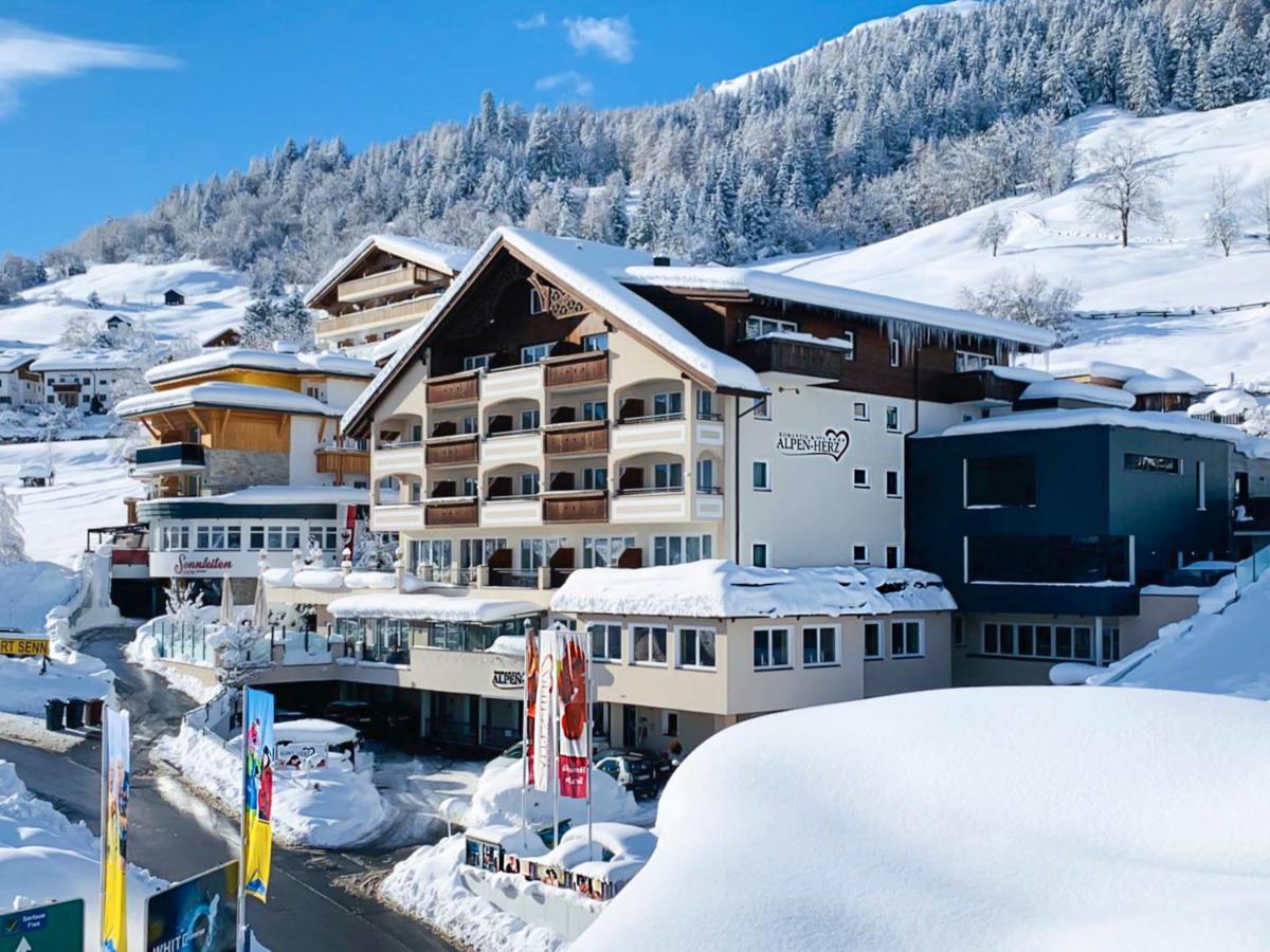 Alpen-Herz Romantik & Spa - Adults Only Hotel Ladis Bagian luar foto