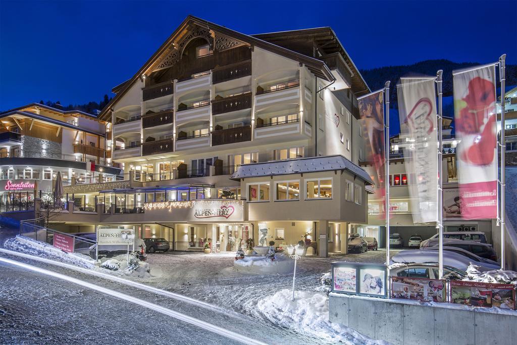 Alpen-Herz Romantik & Spa - Adults Only Hotel Ladis Bagian luar foto