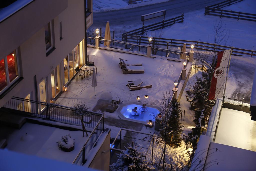 Alpen-Herz Romantik & Spa - Adults Only Hotel Ladis Bagian luar foto