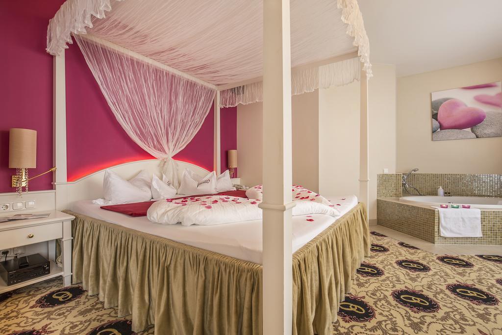 Alpen-Herz Romantik & Spa - Adults Only Ladis Bagian luar foto