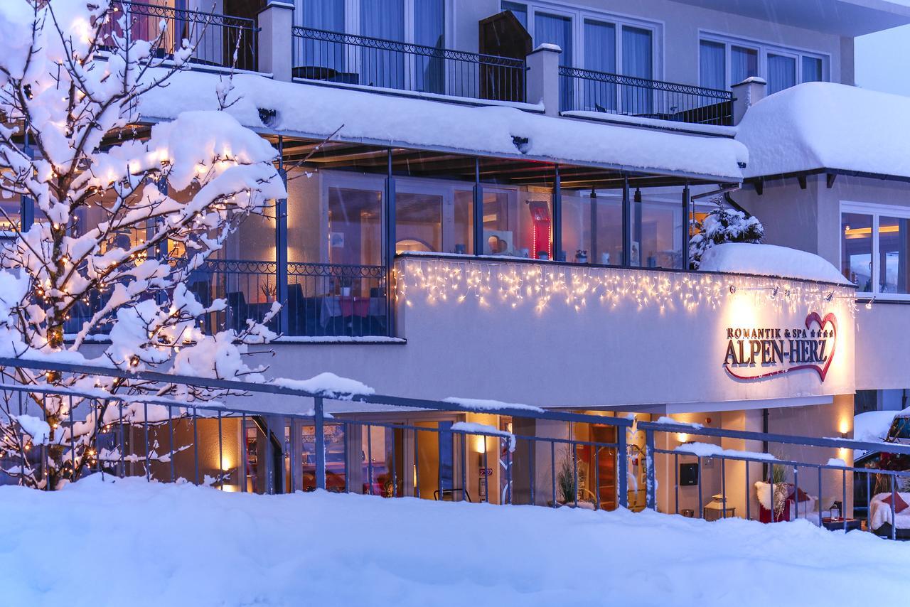 Alpen-Herz Romantik & Spa - Adults Only Hotel Ladis Bagian luar foto