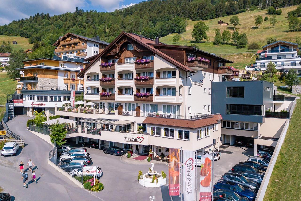 Alpen-Herz Romantik & Spa - Adults Only Ladis Bagian luar foto