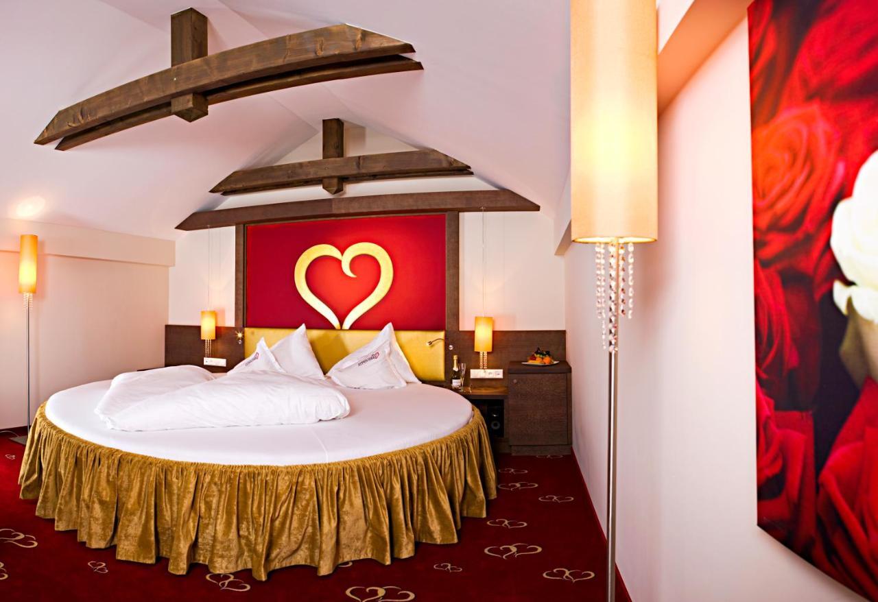Alpen-Herz Romantik & Spa - Adults Only Ladis Bagian luar foto