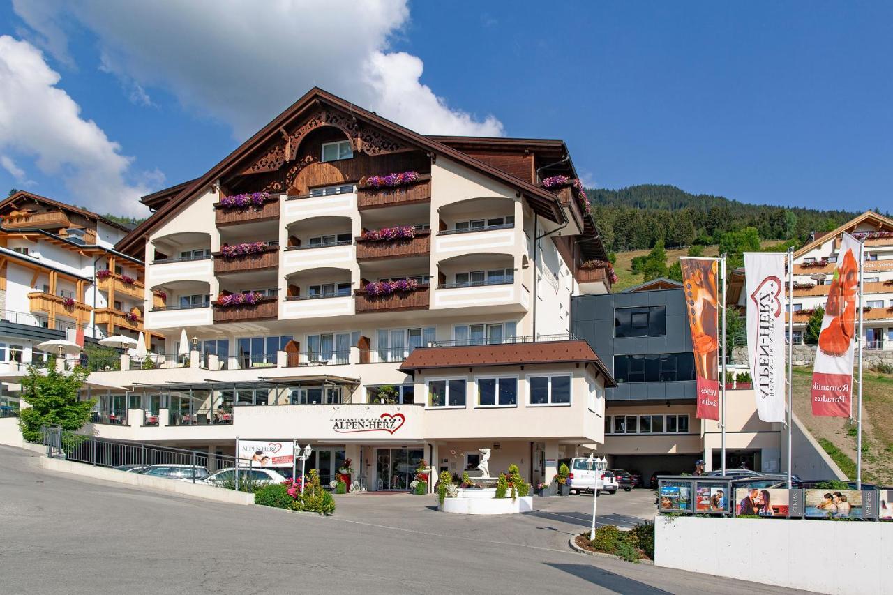 Alpen-Herz Romantik & Spa - Adults Only Hotel Ladis Bagian luar foto